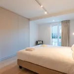 Luxury With 4 Rooms, Pool And Modern Comfort