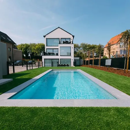 Luxury With 4 Rooms, Pool And Modern Comfort *