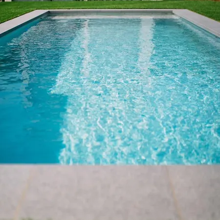 Luxury With 4 Rooms, Pool And Modern Comfort Daire *