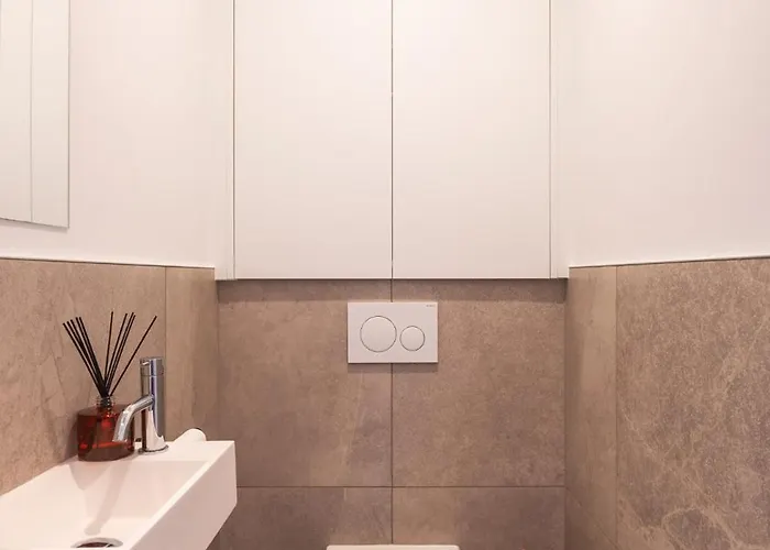 Luxury With 4 Rooms, Pool And Modern Comfort Lägenhet *