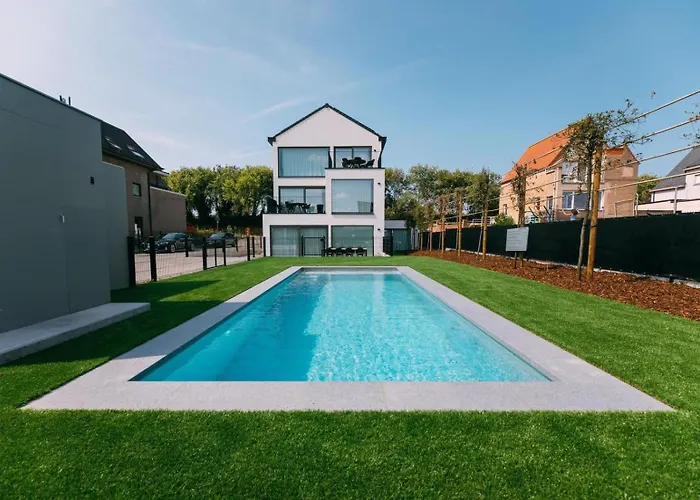 Luxury With 4 Rooms, Pool And Modern Comfort *