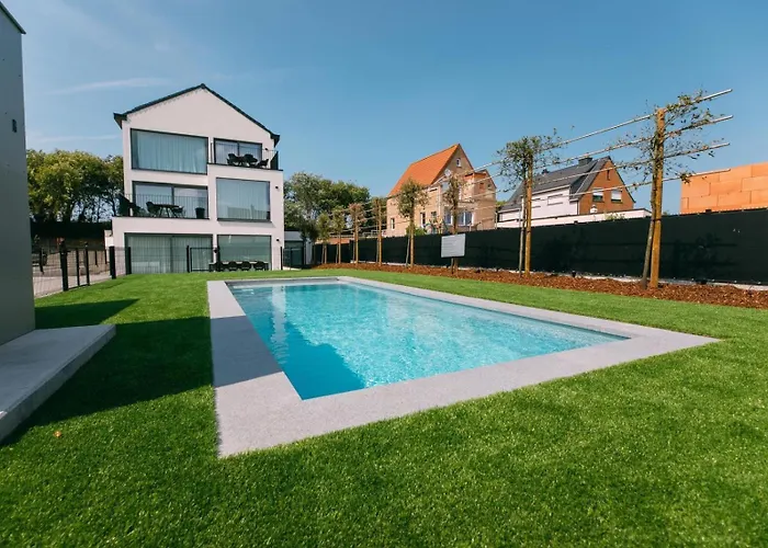 Luxury With 4 Rooms, Pool And Modern Comfort * De Haan