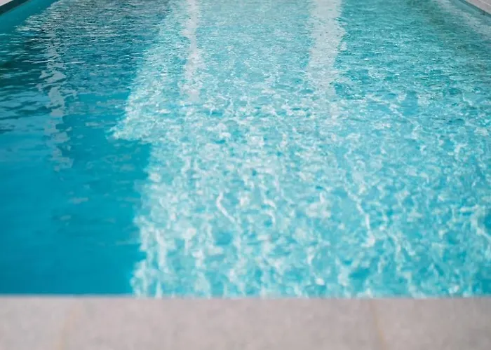 Luxury With 4 Rooms, Pool And Modern Comfort Appartement *