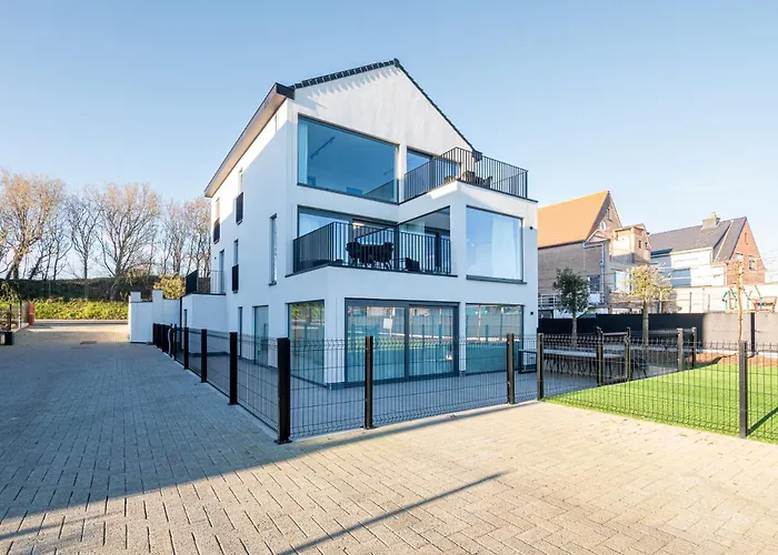 Luxury With 4 Rooms, Pool And Modern Comfort De Haan